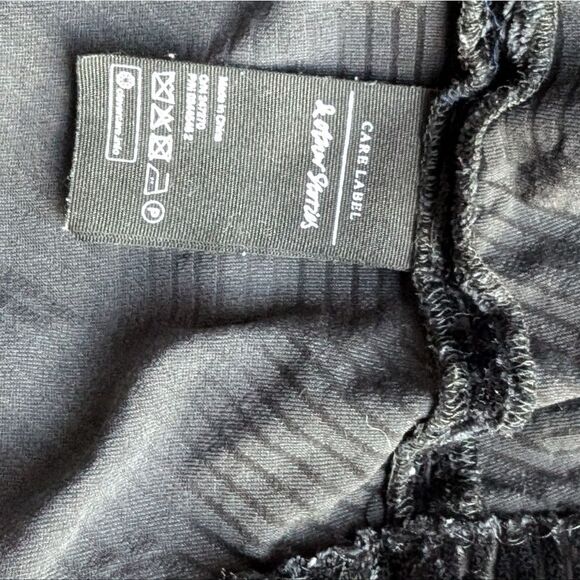 & other stories Black burnout silk velvet blouse size 8 devore - Picture 3 of 8